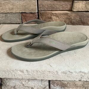 Vionic sz 12(M) or 13 (W) rubber sandals in taupe